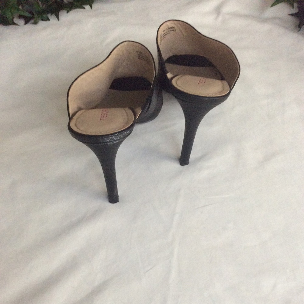 Textured Leather Slides - Picture 2 of 4